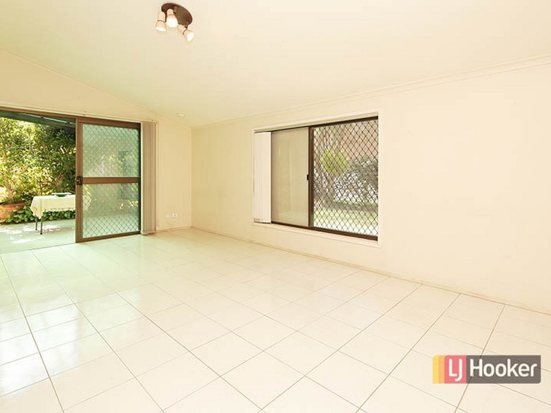 5 Meadowbank Street, Carindale QLD 4152