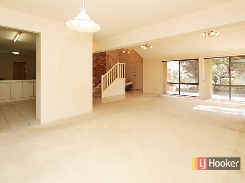 5 Meadowbank Street, Carindale QLD 4152