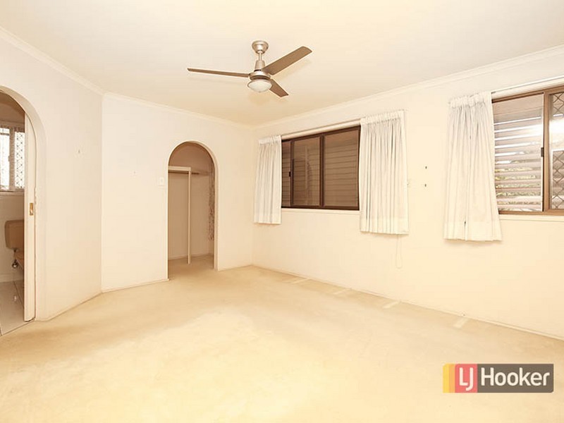 5 Meadowbank Street, Carindale QLD 4152