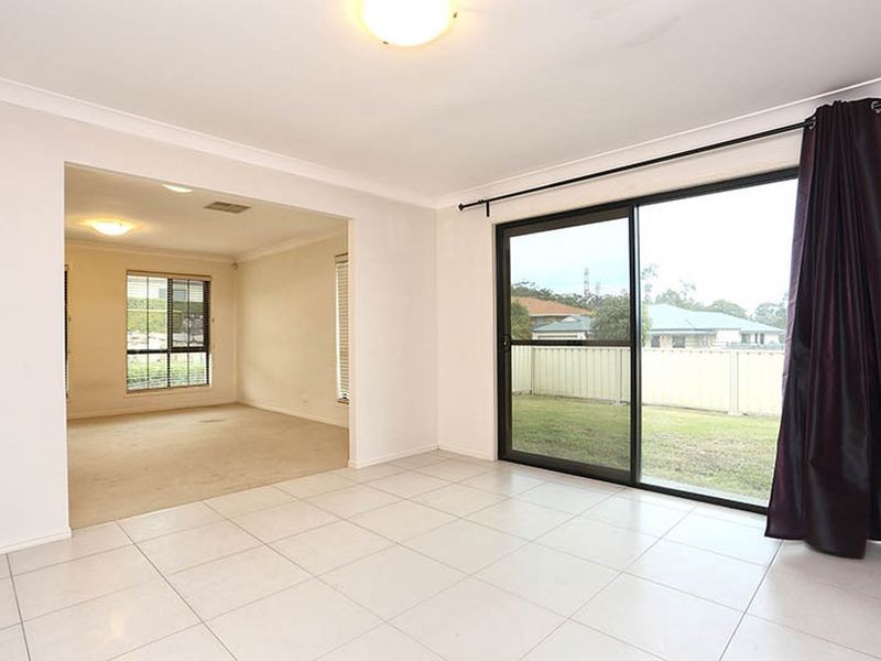 97 Silky Oak Crescent, Carindale QLD 4152