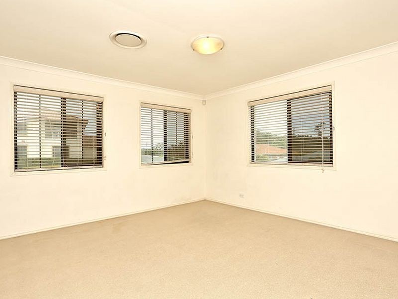 97 Silky Oak Crescent, Carindale QLD 4152