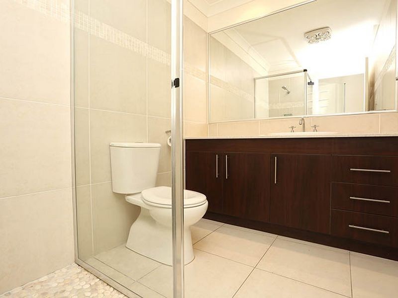 97 Silky Oak Crescent, Carindale QLD 4152