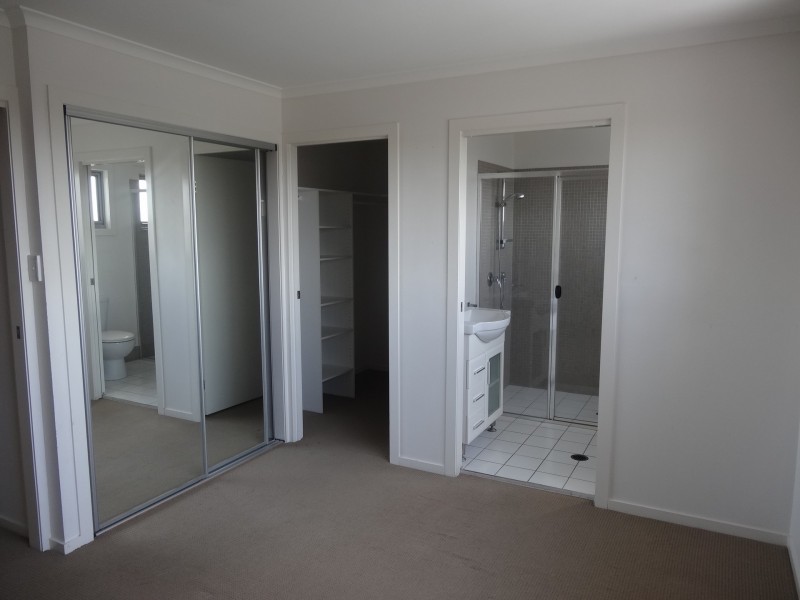 2/15 Mons Road, Carina Heights QLD 4152