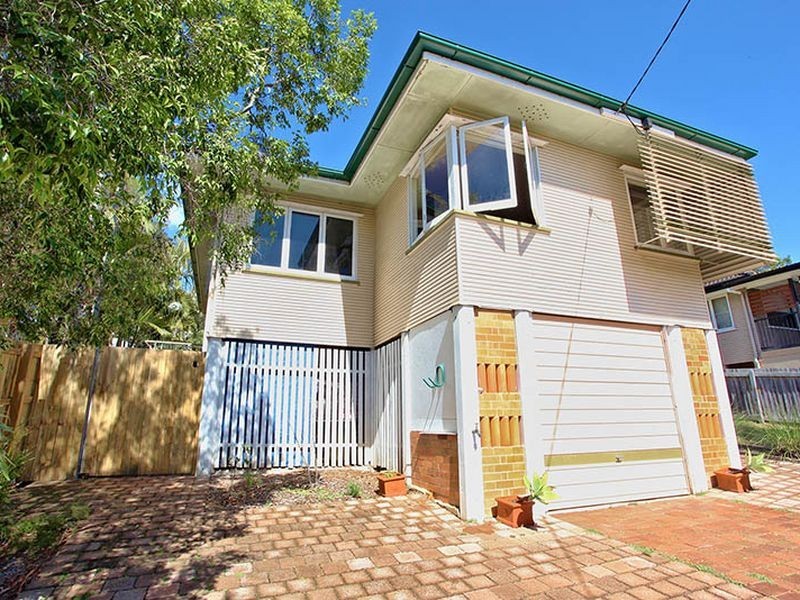 27 Megalong Street, Holland Park West QLD 4121