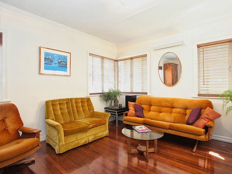 27 Megalong Street, Holland Park West QLD 4121