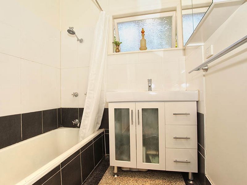 27 Megalong Street, Holland Park West QLD 4121