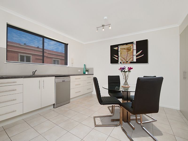 3/182 Juliette Street, Greenslopes QLD 4120