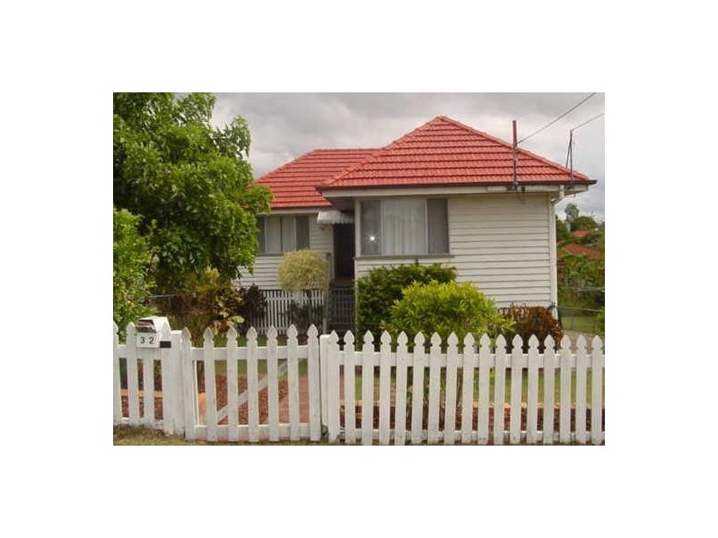 32 Arrol Street, Camp Hill QLD 4152