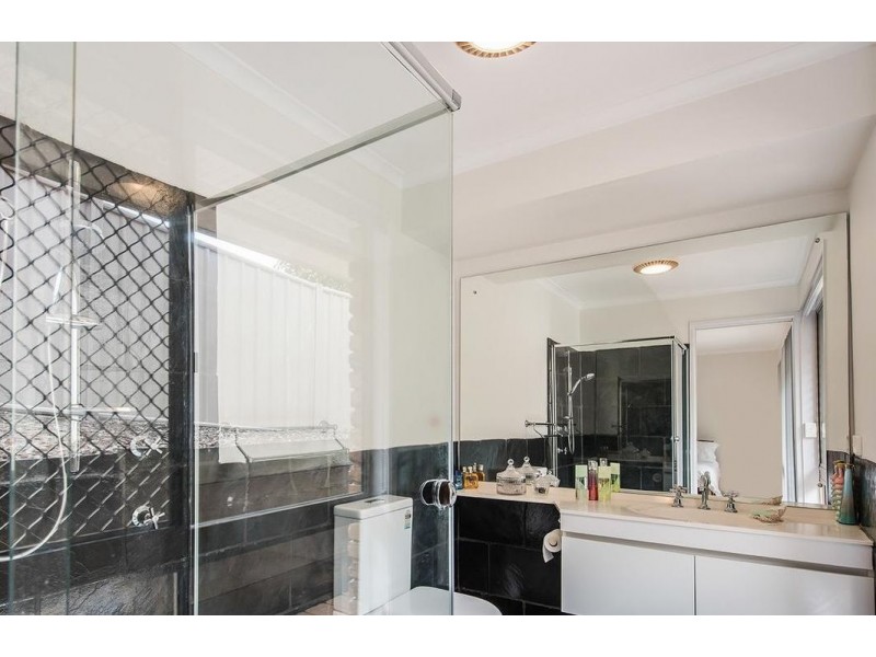 14 Eromanga Street, Carindale QLD 4152