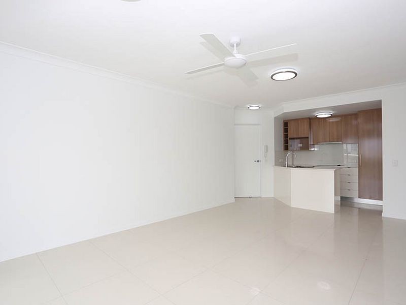 3/143 Cavendish Rd, Coorparoo QLD 4151