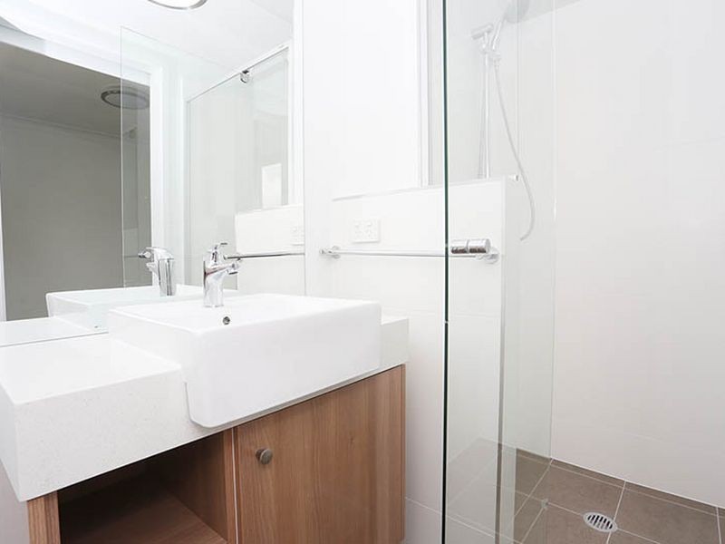 3/143 Cavendish Rd, Coorparoo QLD 4151