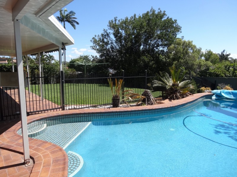 33 Bridgnorth Street, Carindale QLD 4152