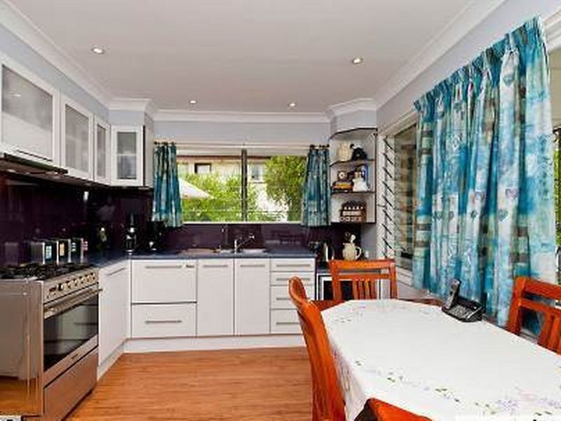 27 Casmaria Street, Mansfield QLD 4122