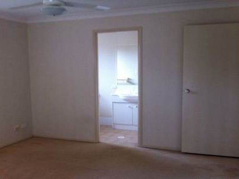 8 Appleton Street, Carindale QLD 4152