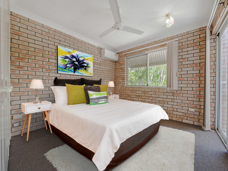 1/11 Baragoola Street, Coorparoo QLD 4151