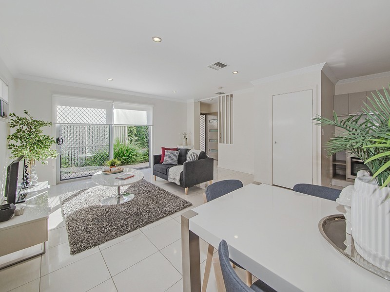 7/17 Hilltop Court, Carina QLD 4152