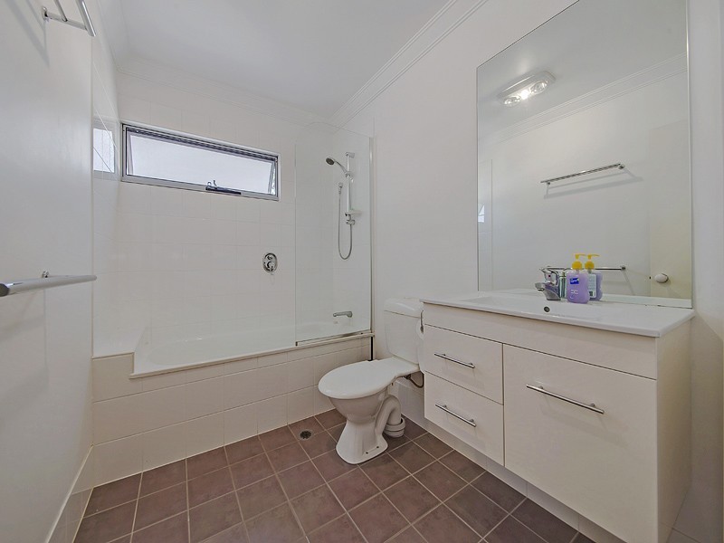 7/17 Hilltop Court, Carina QLD 4152