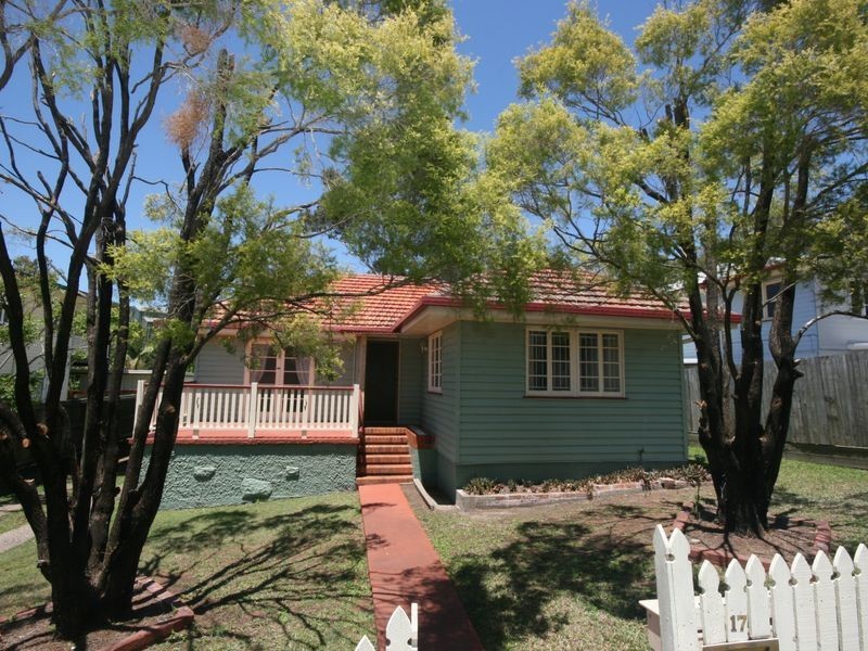 17 Risley Street, Carina QLD 4152