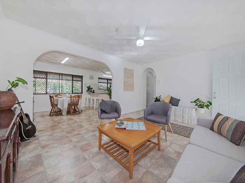 49 Bayford Street, Birkdale QLD 4159