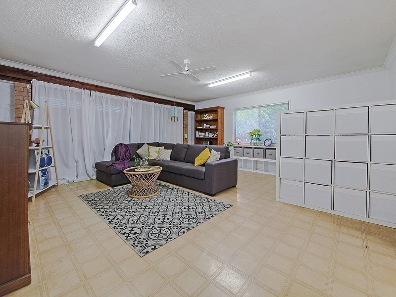 49 Bayford Street, Birkdale QLD 4159