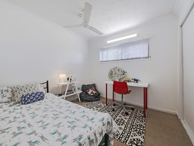 49 Bayford Street, Birkdale QLD 4159