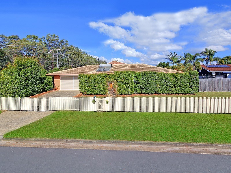 49 Bayford Street, Birkdale QLD 4159