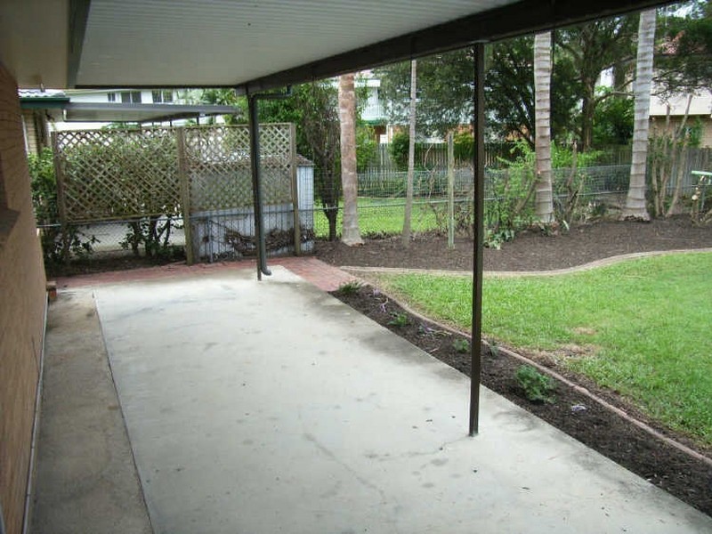 8 Pyrope Street, Camp Hill QLD 4152