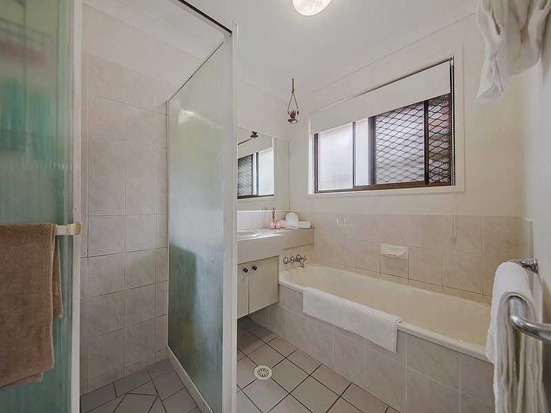 16 Brodick Street, Carindale QLD 4152