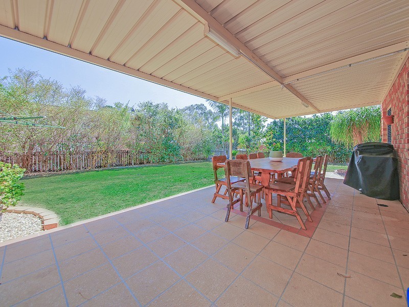 33 Scrub Road, Carindale QLD 4152