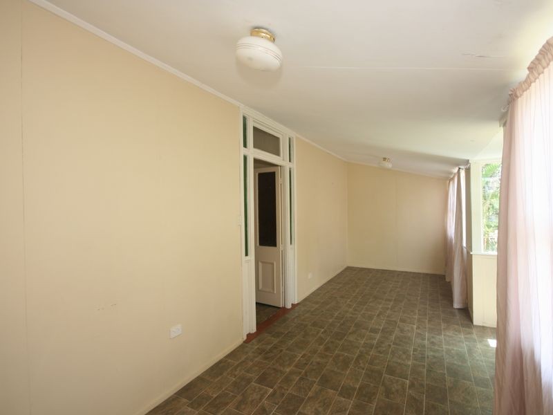 35 Knowsley Street, Greenslopes QLD 4120