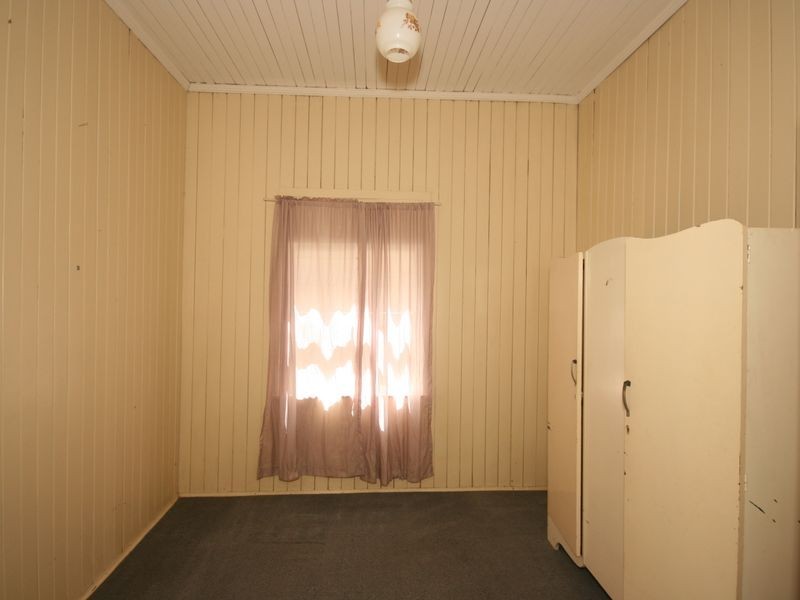 35 Knowsley Street, Greenslopes QLD 4120