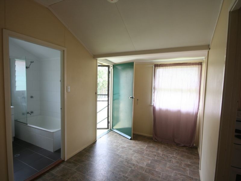 35 Knowsley Street, Greenslopes QLD 4120