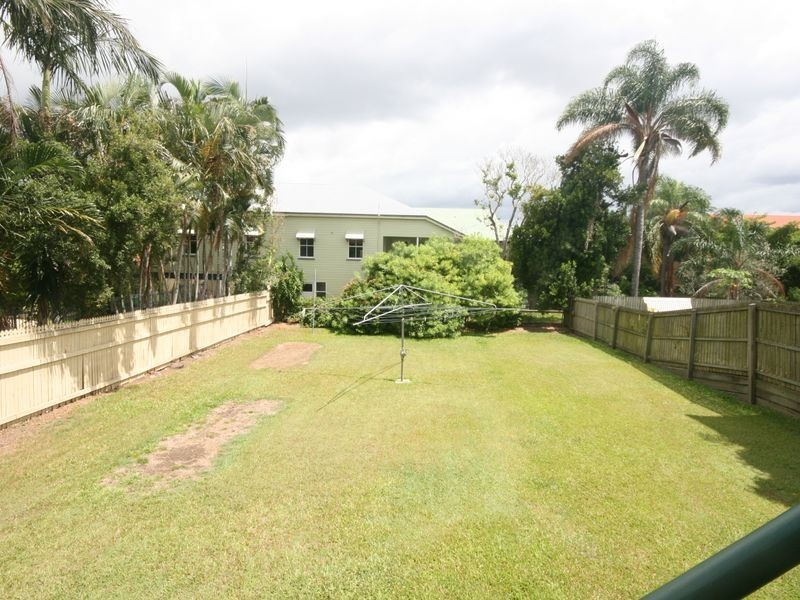 35 Knowsley Street, Greenslopes QLD 4120