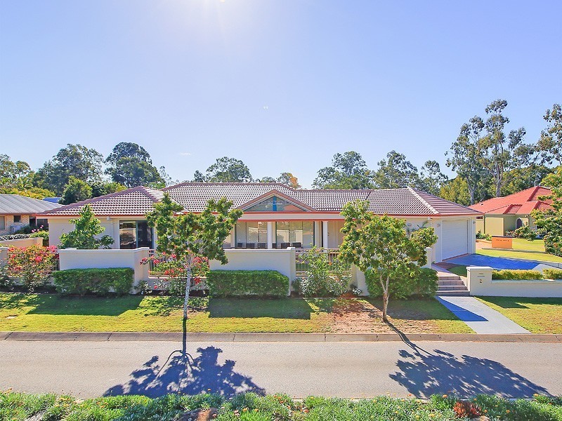 2 Rio Vista Close, Carindale QLD 4152
