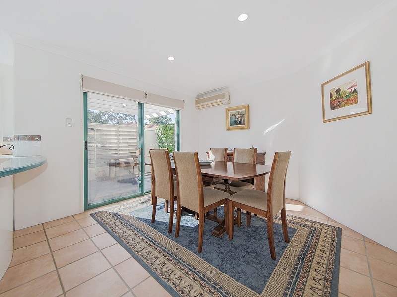 2 Rio Vista Close, Carindale QLD 4152