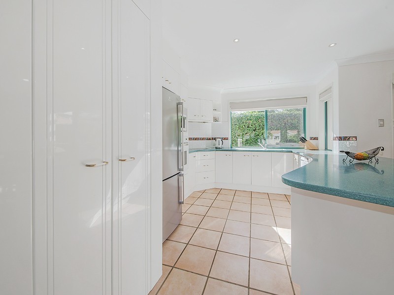 2 Rio Vista Close, Carindale QLD 4152