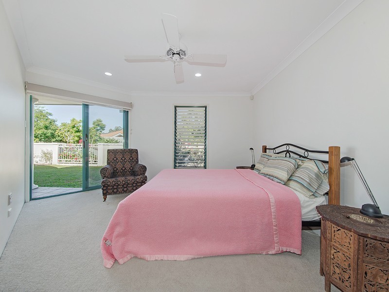 2 Rio Vista Close, Carindale QLD 4152