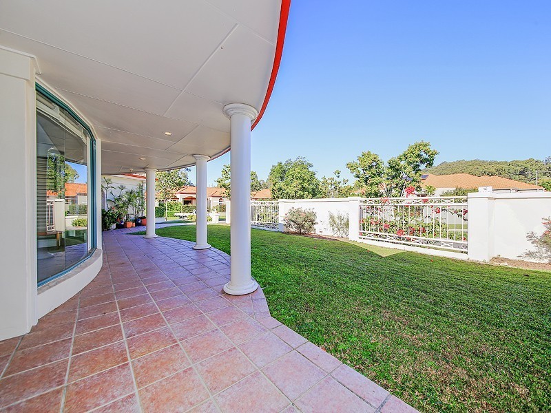 2 Rio Vista Close, Carindale QLD 4152