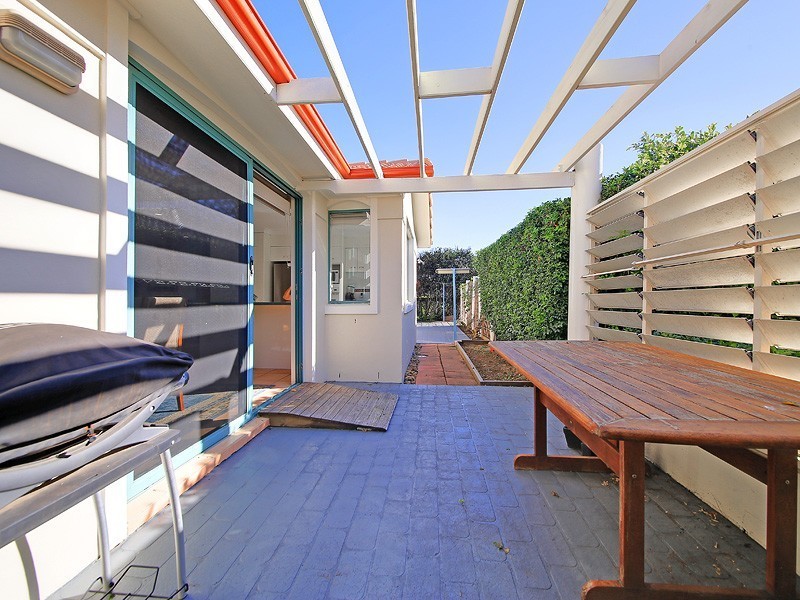 2 Rio Vista Close, Carindale QLD 4152