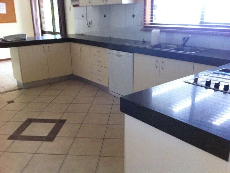 12 Raymore Court, Carindale QLD 4152