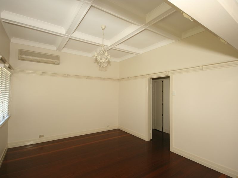 29 Halland Terrace, Camp Hill QLD 4152