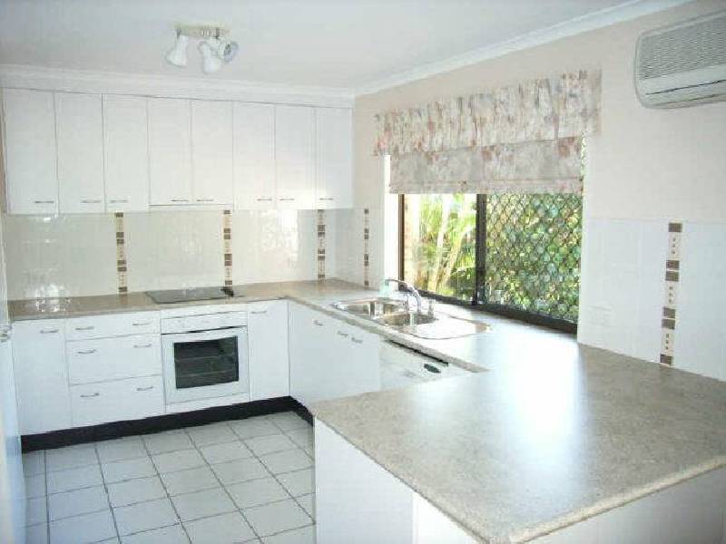 77 Bridgnorth Street, Carindale QLD 4152