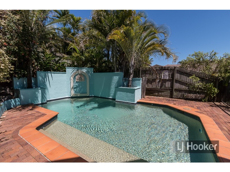 21 Amersham Crescent, Carindale QLD 4152