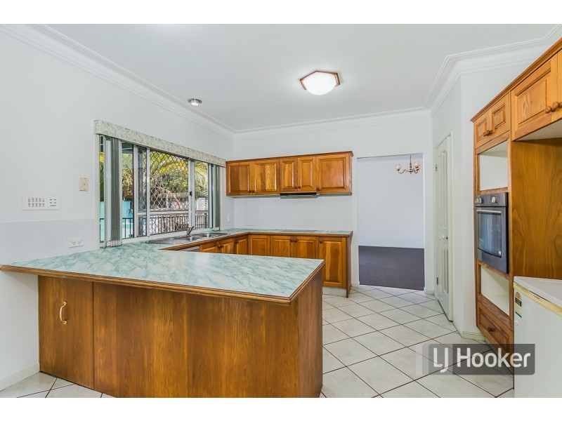 21 Amersham Crescent, Carindale QLD 4152