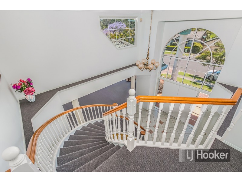 21 Amersham Crescent, Carindale QLD 4152