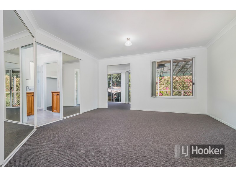 21 Amersham Crescent, Carindale QLD 4152