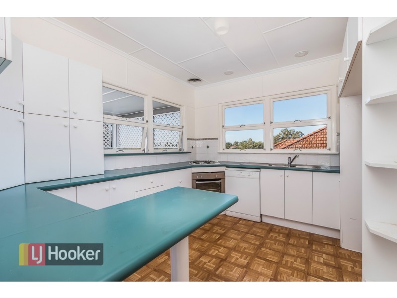 14 Quebec Avenue, Camp Hill QLD 4152