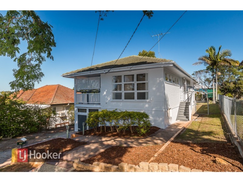 14 Quebec Avenue, Camp Hill QLD 4152
