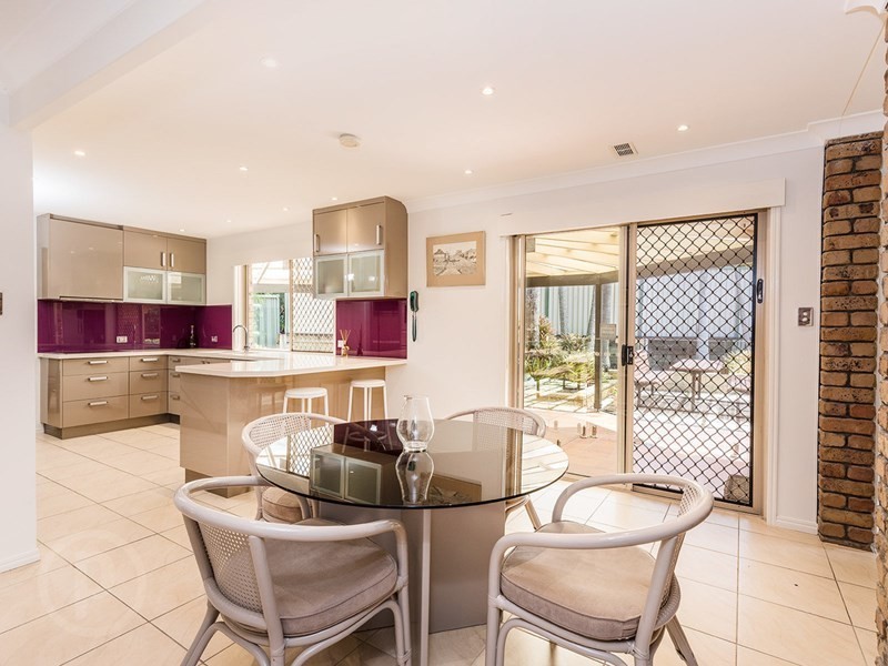 43 Stanmere Street, Carindale QLD 4152