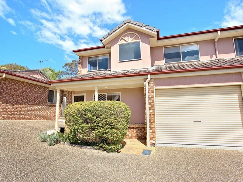 Unit 2/27 Daniells Street, Carina QLD 4152